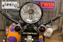 Load image into Gallery viewer, Replica Guide Bullet Turn Signal Set Front