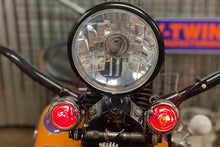 Load image into Gallery viewer, Replica Guide Bullet Turn Signal Set Front