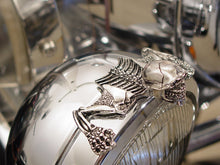 Load image into Gallery viewer, Skull Style Ornament Chrome