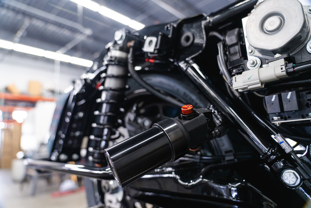 Shock Reservoir Mount Black Fltrstse `24 Stock Suspension