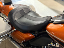 Load image into Gallery viewer, Wyatt Gatling Low Profile Solo Seat