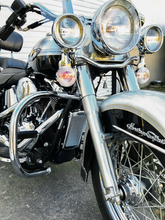 Load image into Gallery viewer, Center Frame Mount Oil Cooler Non Abs  St `01 17  Chrome
