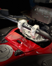 Load image into Gallery viewer, Handlebar Risers Tour Silver Bmw