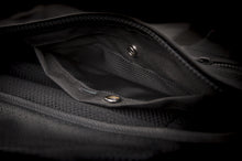 Load image into Gallery viewer, Blockade Vest Black Sm