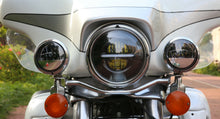 Load image into Gallery viewer, Classic Led Headlight 7" W/Drl Chrome