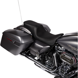 DRAG PERFORMANCE PREDATOR 2UP SEAT C/W BR HARLEY DAVIDSON BAGGER 08-23 - The Speed Shop Canada