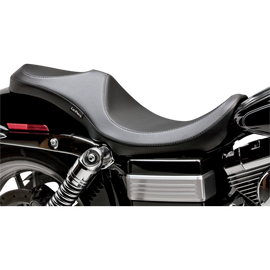 LEPARA VILLAIN 2 UP SEAT SMOOTH HARLEY DAVIDSON DYNA 06-17 - The Speed Shop Canada
