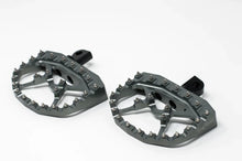 Load image into Gallery viewer, CT MX STYLE MINI FLOORBOARDS HARLEY DAVIDSON MODELS - The Speed Shop Canada