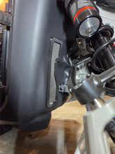 Load image into Gallery viewer, Exhaust Side Vent Kit Sd Right Side Kit