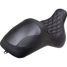 Load image into Gallery viewer, MUSTANG EXTREME FASTBACK SEAT HARLEY DAVIDSON FATBOY 18-25 - The Speed Shop Canada