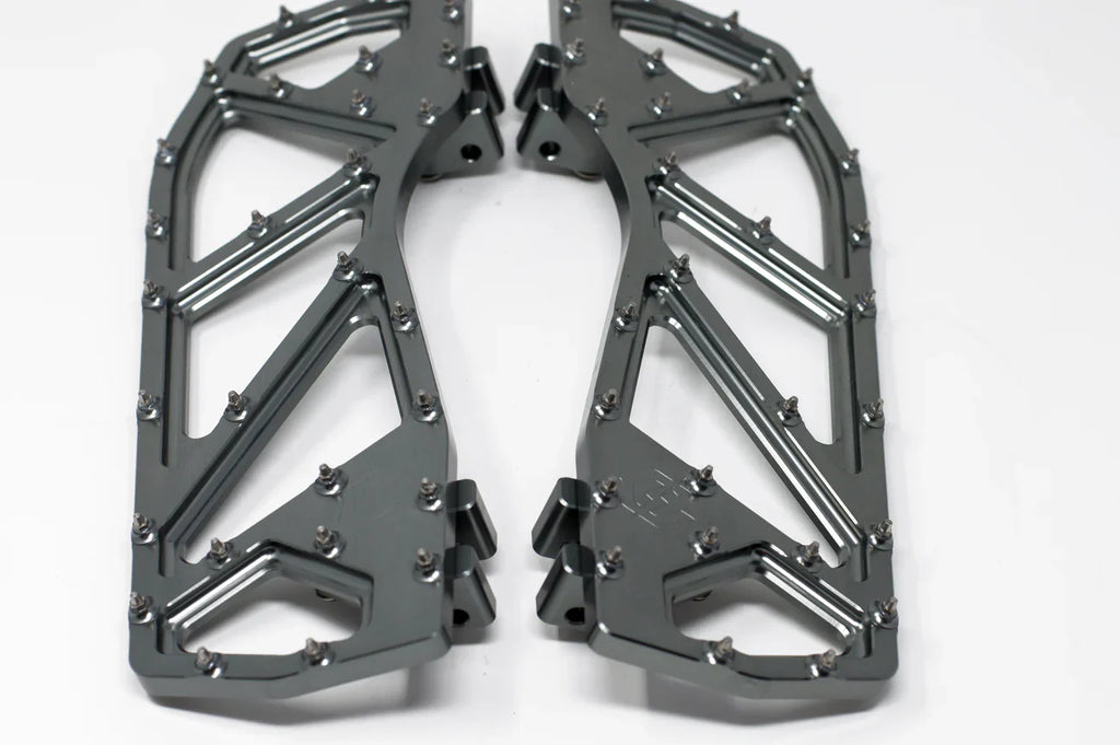 CT MX STYLE FLOORBOARDS HARLEY DAVIDSON BAGGERS AND SOFTAILS 84-24 - The Speed Shop Canada