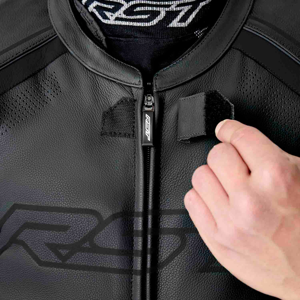 Black leather RST S1 D3o suit for adults, XL size, designed for motorcycle riding protection and comfort.