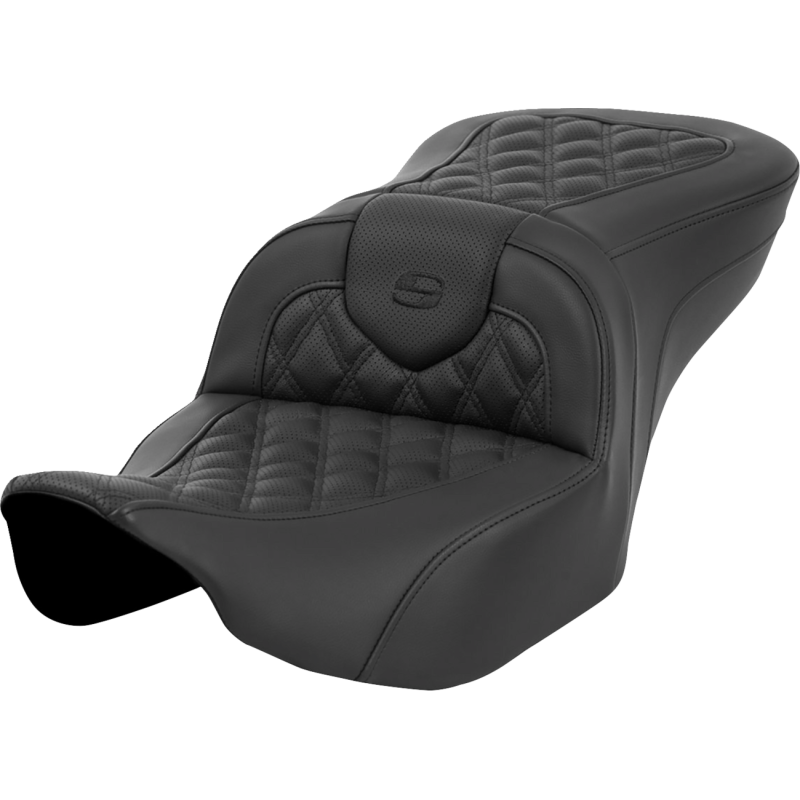 Saddlemen Road Sofa seat in black with extended reach for Harley Davidson Baggers, designed for comfortable long-distance riding.