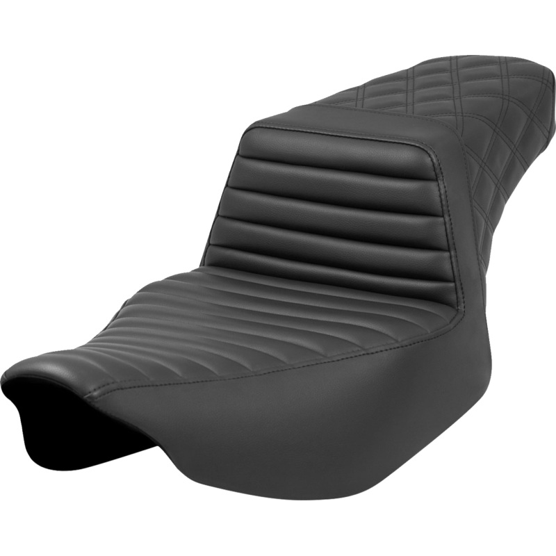 Saddlemen Step Up Seat in black with extended reach for Harley baggers, designed for 2024-2025 Harley models, seat with ergonomic shape.